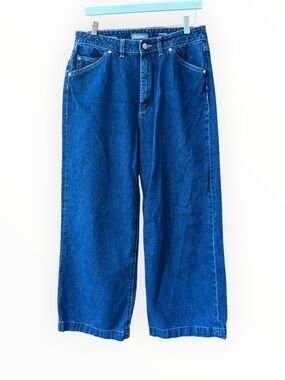 DL1961 Hepburn jeans feature a high-rise, wide-leg cut in a dark wash denim